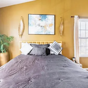  Apartment Cozy Away From Home!